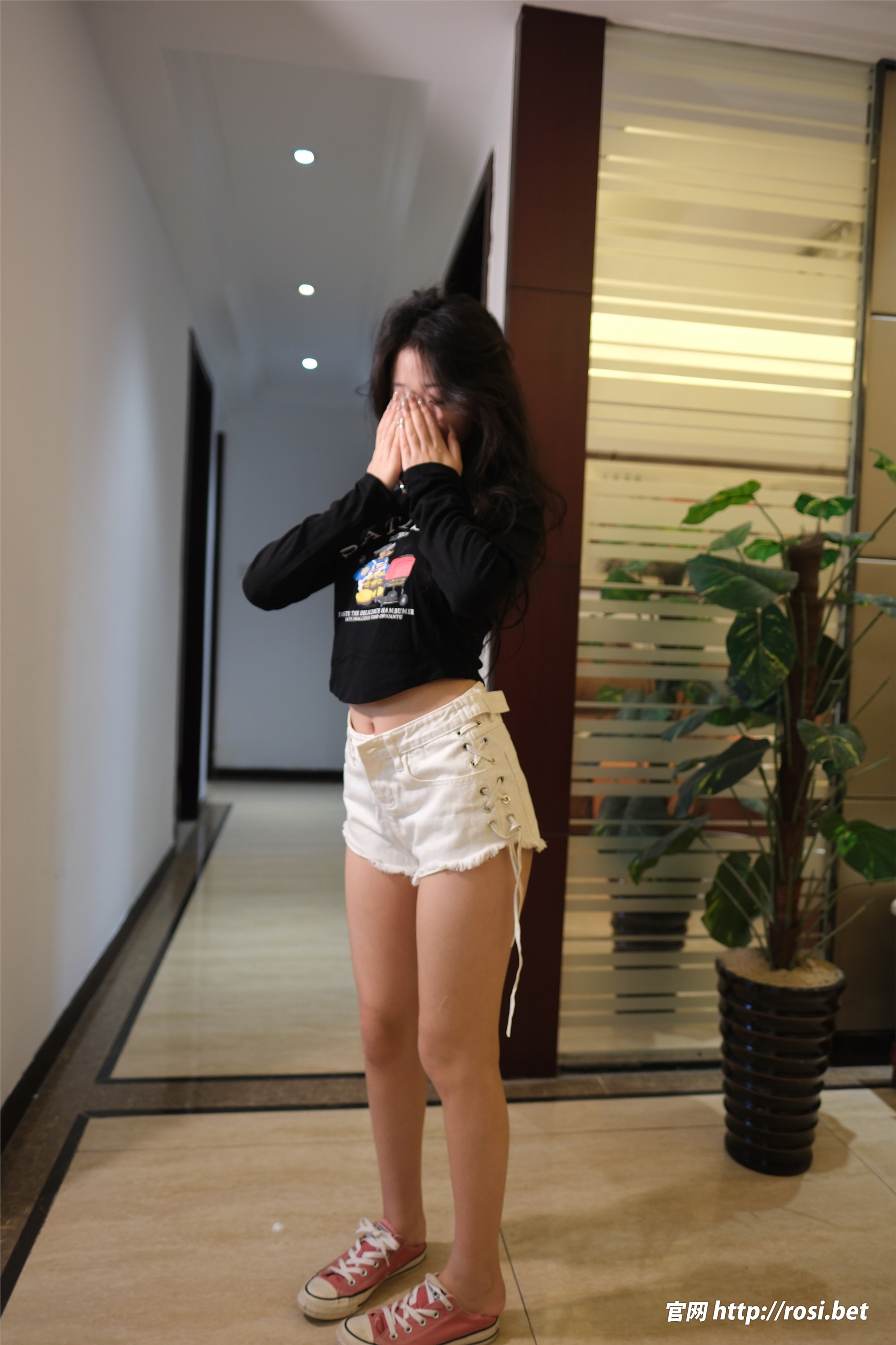 ROSI写真 2025.10.30 NO.5078